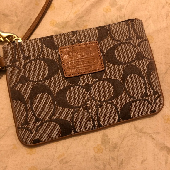 Coach Wristlet - Picture 5 of 7